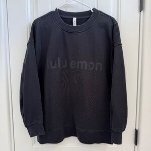 Lululemon / Perfectly Oversized Crew *Graphic / Black / Size 8